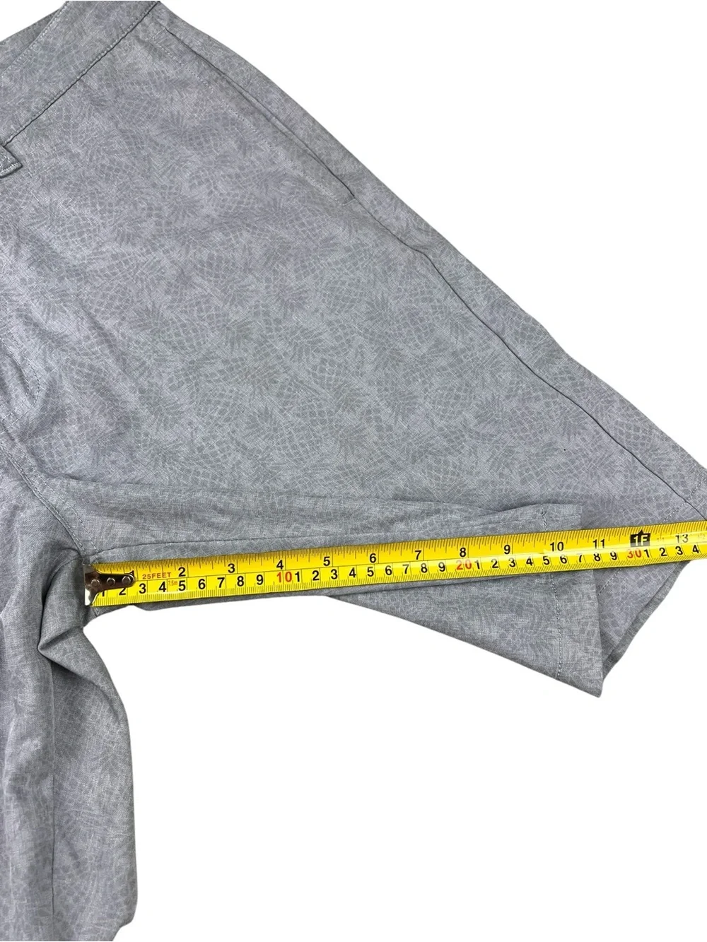 Travis Mathew Golf Shorts Mens 34 Gray Pineapple Print Pattern Stretch 1MU346